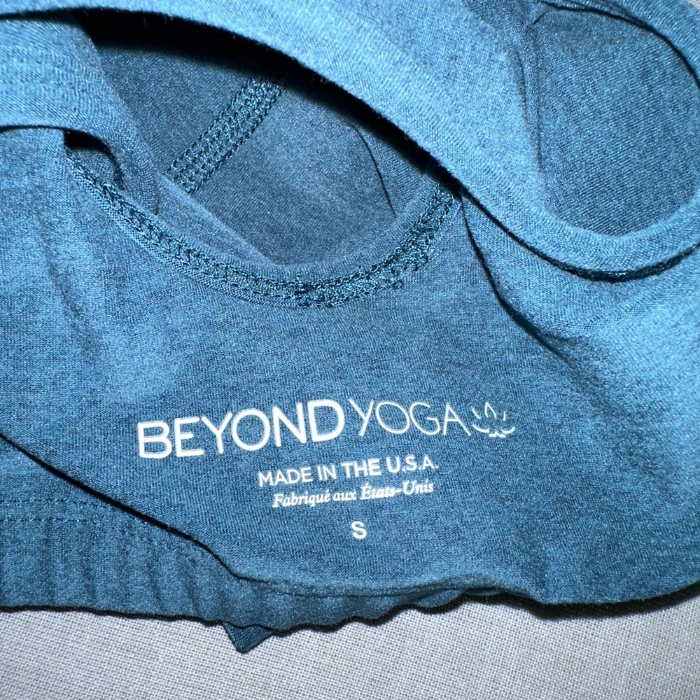 Beyond yoga cropped tank - Picture 4 of 4